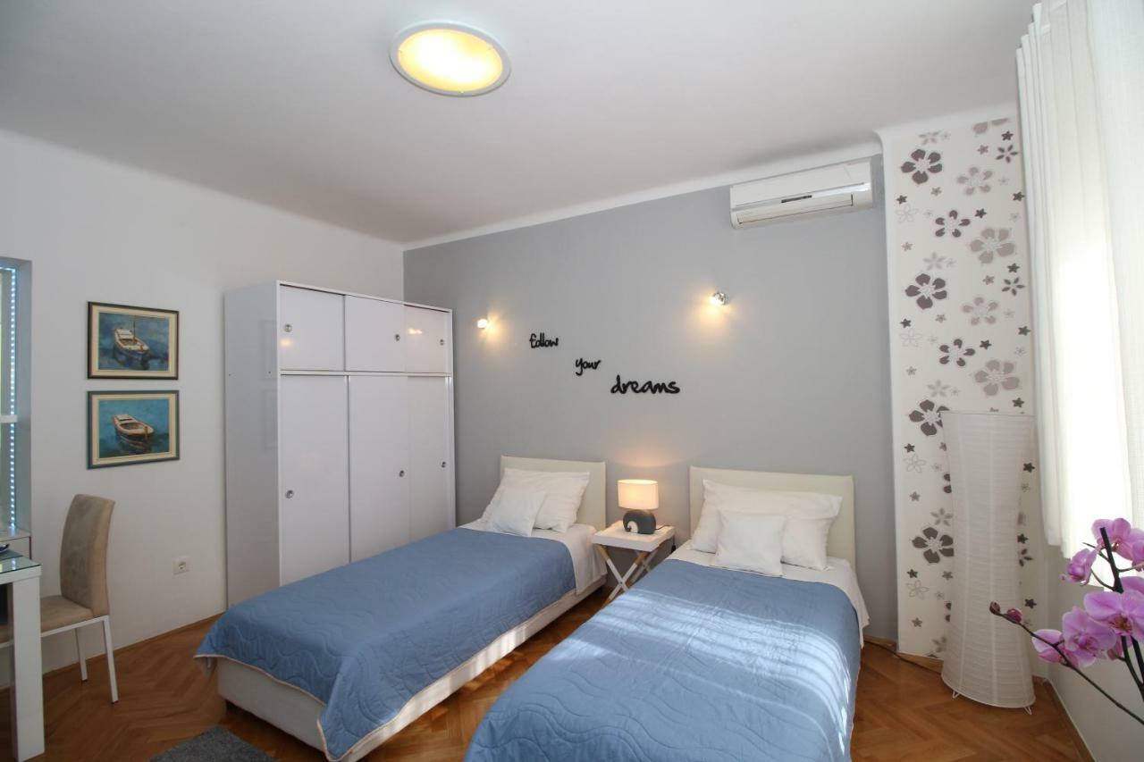 Nena Studio Apartment Zadar Bagian luar foto